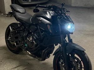 YAMAHA MT07 - AKRAPOVIC - BLACK