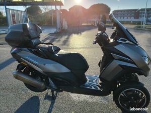 MÉTROPOLIS PEUGEOT 400 SW