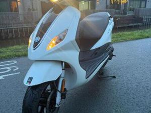 PIAGGIO NEW FLY 2016 - ZUINING EN BETROUWBAAR! — SCOOTERS | PIAGGIO — MARKTPLAATS