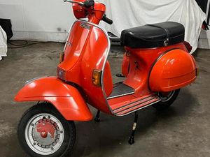 ② PRACHTIGE VESPA PX80 MET 144 CC