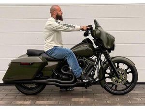 HARLEY DAVIDSON STREET GLIDE 120 ST SPECIAL 130PS ABS TÜV NEU