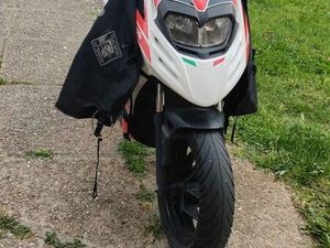 APRILIA 50 SR