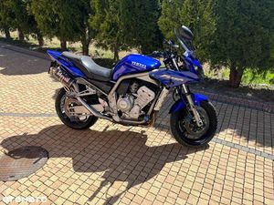 YAMAHA FZS