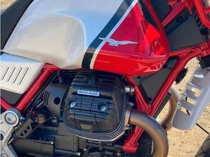 MOTO GUZZI V85 TT EVOCATIVE 2TKM NEUW