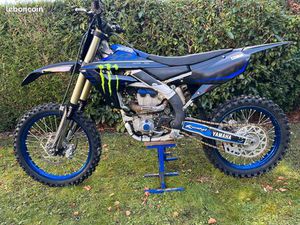 YZF 250 DE 2023 ÉDITION MONSTER 33H AVEC PLASTIQUE D'ORIGINE NEUF