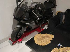 YAMAHA R1 NEUVE 2025