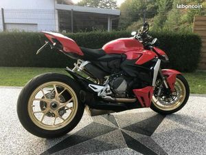 DUCATI STREETFIGHTER V2
