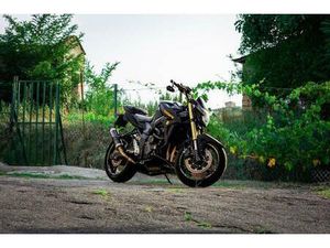 VENDO SUZUKI GSR 750 (2010 - 15) USATA A FIESOLE (CODICE 9895279) - MOTO.IT