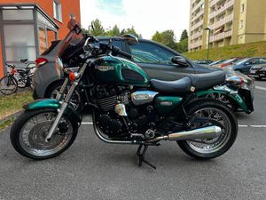 TRIUMPH LEGEND TT 900