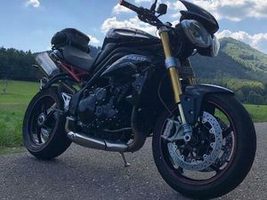 TRIUMPH SPEED TRIPLE R 1050