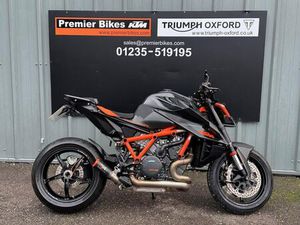 2021/21 STUNNING KTM 1290 SUPER DUKE R - BLACK - TECH PK PLUS MORE....