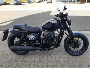 HYOSUNG GV 125 S ZWART