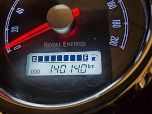 ROYAL ENFIELD INTERCEPTOR ARANCIONE