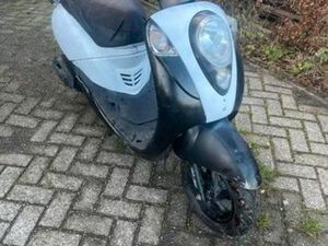 SYM MIO 50 BROM — SCOOTERS | SYM — MARKTPLAATS