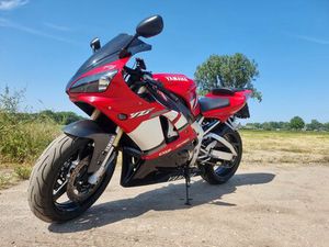 YAMAHA GEPFLEGTE YAMAHA R1 RN04