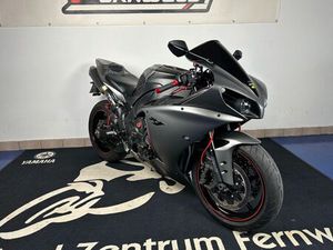 YAMAHA YZF-R1 (RN22)