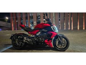 DUCATI DIAVEL V4 TYLKO 2200 KM PRZEBIEGU KATOWICE PODLESIE