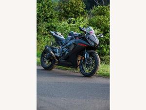 HONDA CBR1000RR FIREBLADE SUPER SPORTS PETROL MANUAL EURO 4 (192 PS) 1000 CC