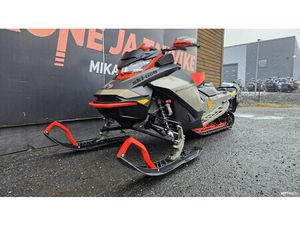 BACKCOUNTRY X-RS 850 146