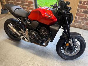 HONDA CB1000R NAKED PETROL MANUAL EURO 4 (146 PS) 998 CC