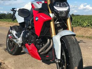 ② BMW F900R
