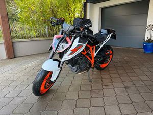 KTM 1290 SUPERDUKE R