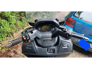 SUZUKI BURGMAN 650 EXECUTIV