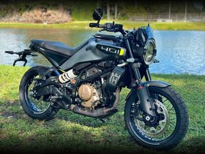 2024 HUSQVARNA SVARTPILEN 401