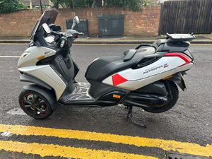 PEUGEOT METROPOLIS 400 RS ABS THREE WHEELER PETROL CVT EURO 4 (35 PS) 399 CC