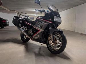 YAMAHA FZ 750 GENESIS