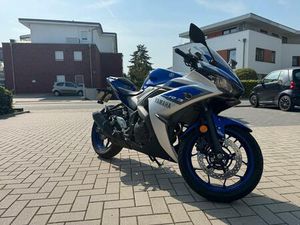 YAMAHA R3 - SPORTLICH, ZUVERLÄSSIG UND MIT EXTRAS. TÜV NEU