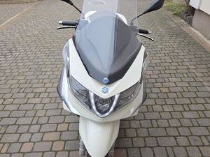 PIAGGIO X10