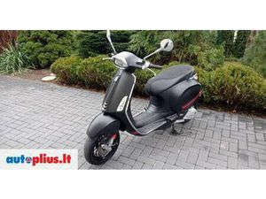 PIAGGIO VESPA 125 CC, SCOOTERS / MOPEDS