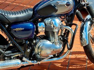 SUPERBE KAWASAKI W800 BLEU FAIBLE KILOMÉTRAGE