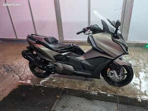 KYMCO AK 550