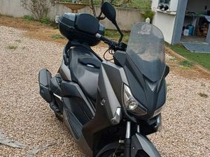 SCOOTER XMAX 400