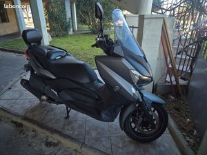 YAMAHA X-MAX 400