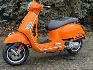 VESPA GTS SUPER 300