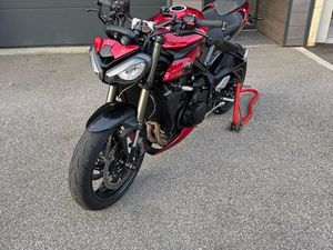 TRIUMPH STREET TRIPLE RS 765