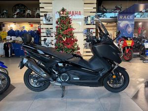 YAMAHA XP T-MAX 530 DX TECH BLACK 112€/MOIS* GTIE 12 MOIS 2017 530 CM3 | SCOOTER | 16 900 KM | NOIR | 83520 ROQUEBRUNE SUR ARGENS