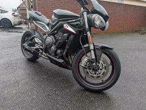 TRIUMPH STREET TRIPLE 765 RS NAKED PETROL MANUAL X-RING EURO 4 (122 PS) 765 CC