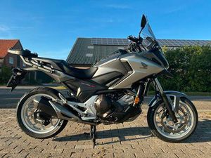 ② HONDA NC 750 X DCT / 9200KM / NIEUWSTAAT / OPTIES
