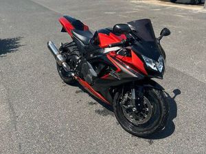 SUZUKI GSXR 750 K8