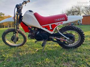 MOTO PIWI YAMAHA 80 CC BLANC ET ROUGE 1986 TOULOUSE