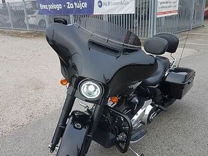 HARLEY-DAVIDSON FLHX STREET GLIDE