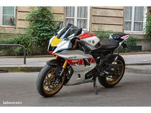 YAMAHA R7 ÉDITION ANNIVERSAIRE