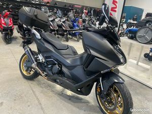 SCOOTER HONDA FORZA NSS 750 CM3 ÉTAT NEUF