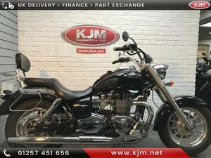 TRIUMPH BONNEVILLE T100