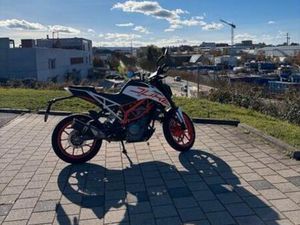 KTM DUKE 390