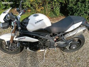 TRIUMPH SPEED TRIPLE 1050